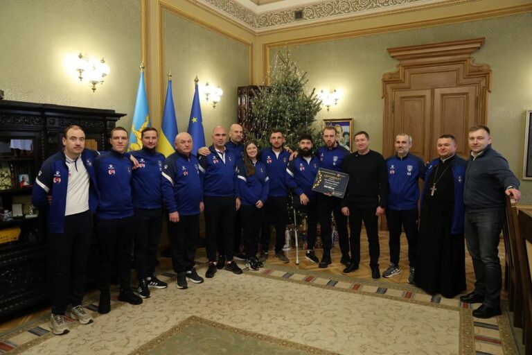 Очільник Львівської ОВА нагородив переможців першого в історії чемпіонату України з ампфутболу в Суперлізі