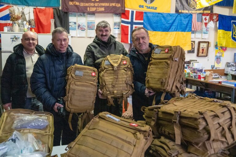 Тернопільщина отримала 200 медичних наплічників для бойових медиків ЗСУ