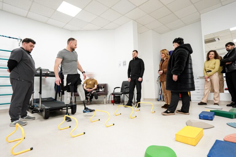 На Київщині працює унікальний комплекс з протезування, ортезування та реабілітації людей з інвалідністю внаслідок війни