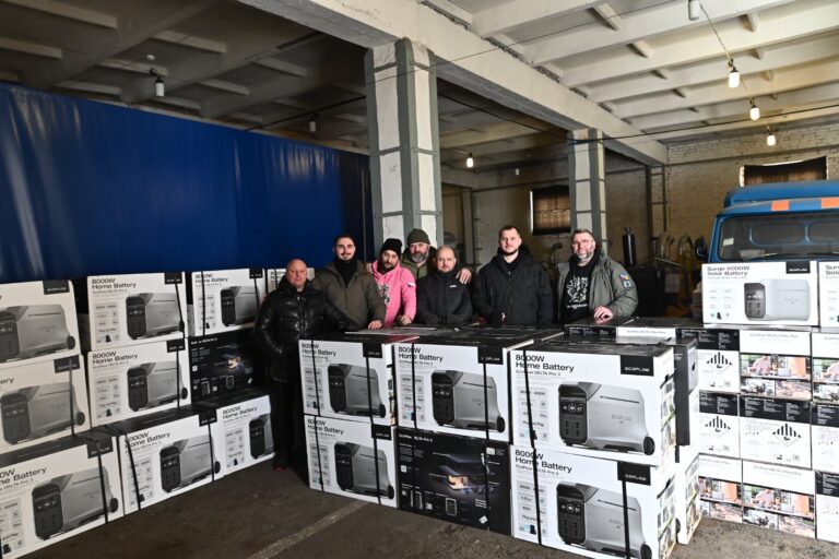 60 EcoFlow прибули до Київщини як перша частина допомоги від Центральночеського краю
