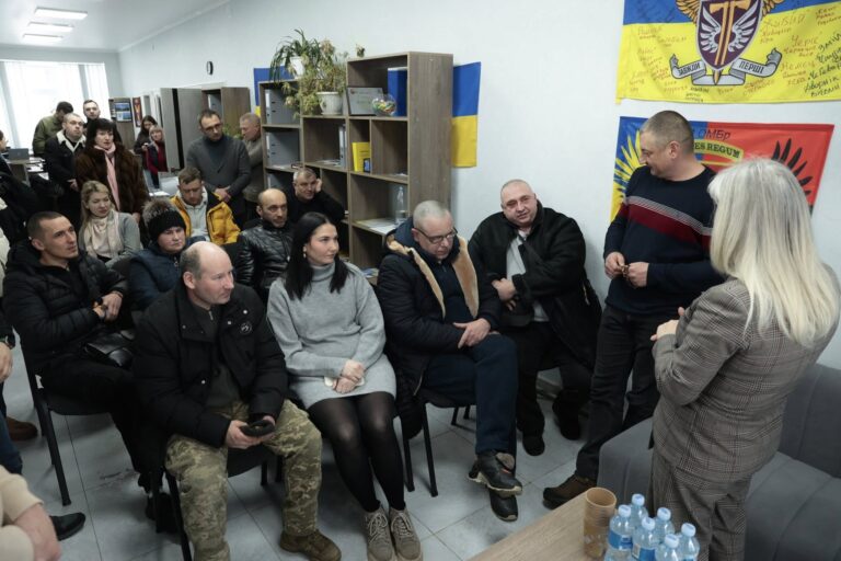 Начальниця ОВА Наталя Заболотна зустрілася з ветеранською спільнотою та командою ветеранського простору у Хмільнику, що на Вінниччині