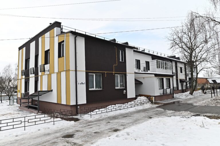 У Бородянці введено в експлуатацію ще 10 відновлених багатоквартирних будинків