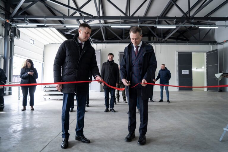 На Чернігівщині у найбільшому в Україні лісовому селекційно-насіннєвому центрі офіційно запустили лінію висіву