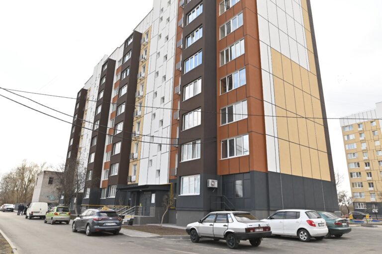 В межах комплексного відновлення Бородянки завершили ремонт ще двох багатоквартирних будинків