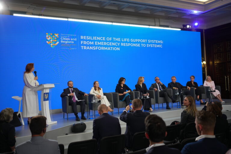 Стійкість громад, відбудова та партнерство: підсумки панельної дискусії Саміту