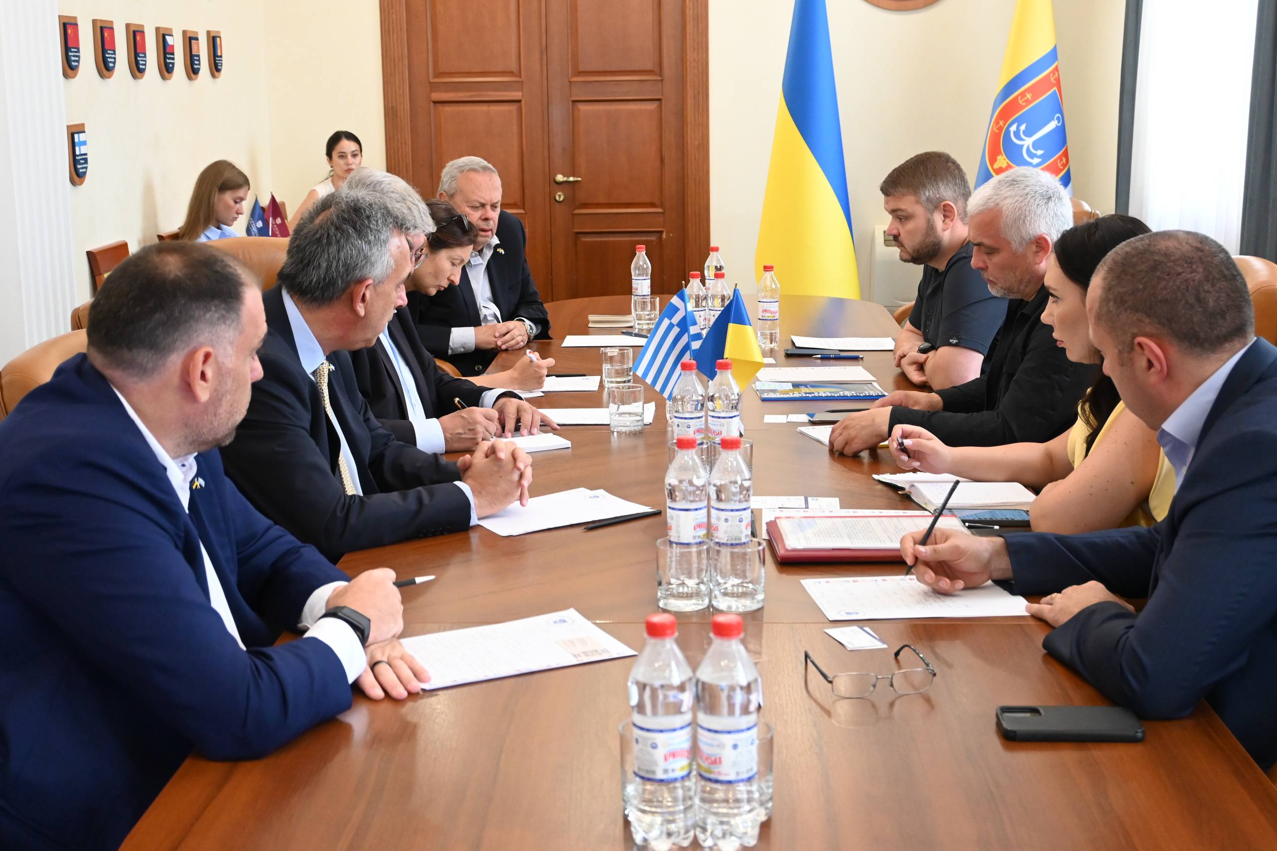Начальник Одеської ОВА Олег Кіпер провів зустріч зі Спеціальним уповноваженим Міністерства закордонних справ Грецької Республіки з питань України Спиридоном Ламбрідісом