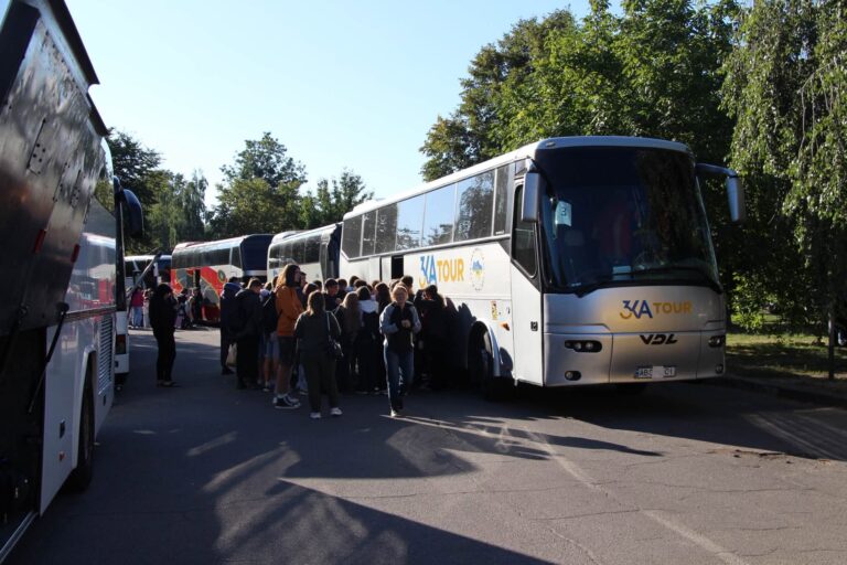 На Вінниччині 352 дитини Захисників та Захисниць вирушили на відпочинок до Закарпаття